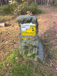 2025-11-02 Andreas Weinmann auf dem Weinberg 7