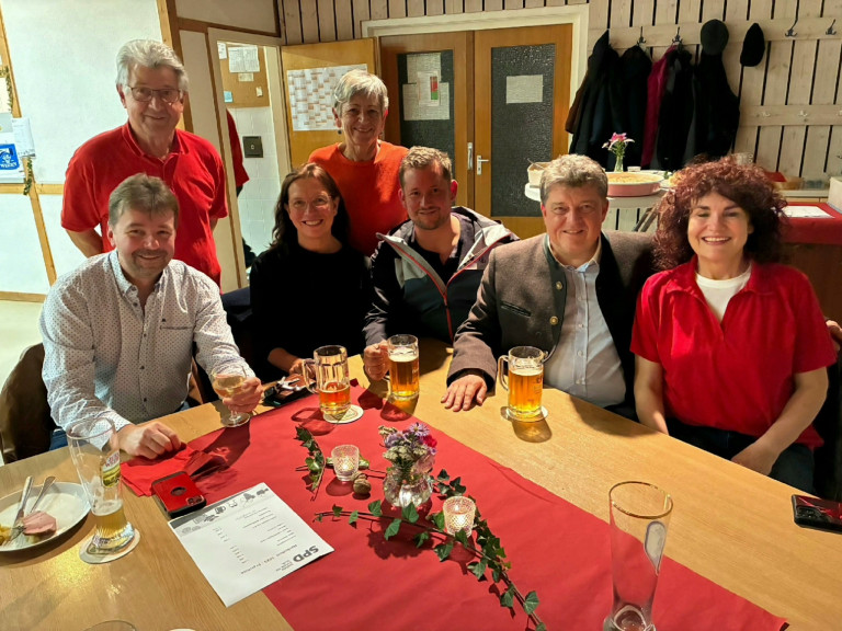 2025-10-10 Weinfest Fronberg Gruppenfoto.jpg